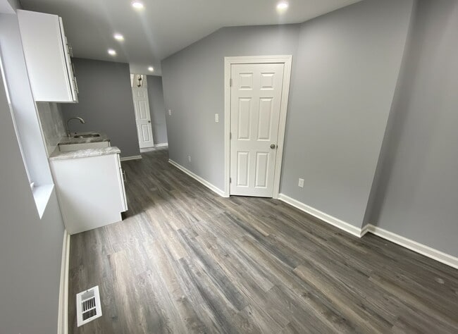 Photo - 1911 Fontain St