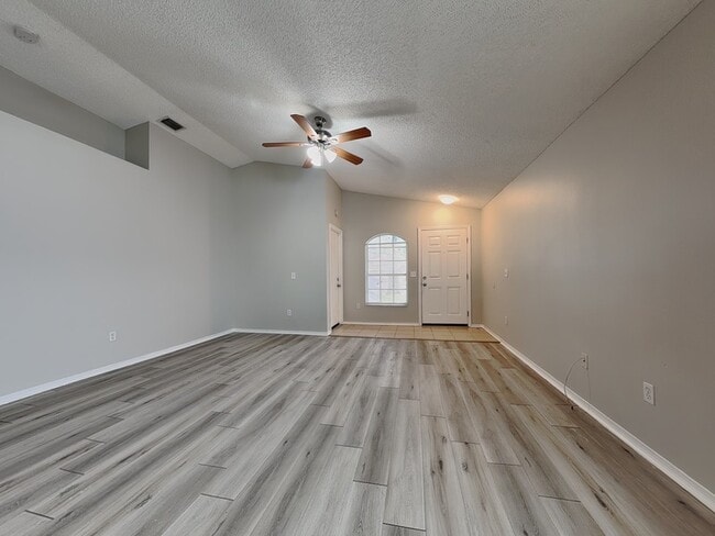 Photo - 8904 Bridgeford Oaks Dr