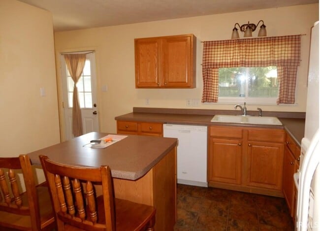 Photo - 1840 Woodland Ave