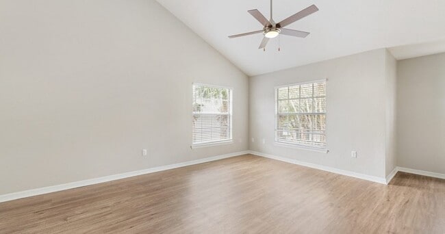 Photo - Windermere at Lakes Edge Apartments