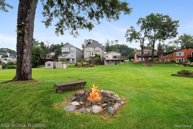 4151 Bluebird Dr
