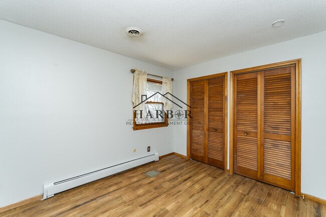 Photo - 3504 Ogden Ct NE