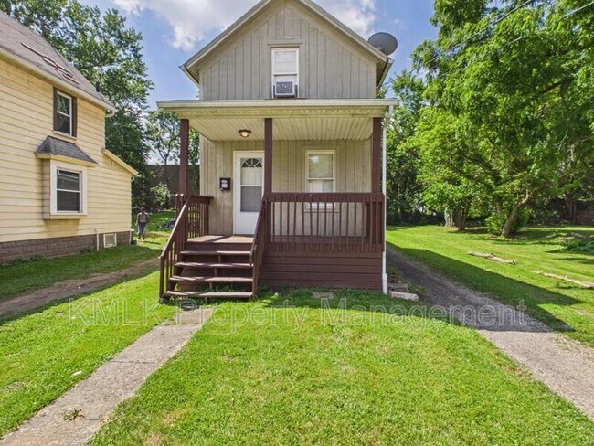 Photo - 534 Gage St