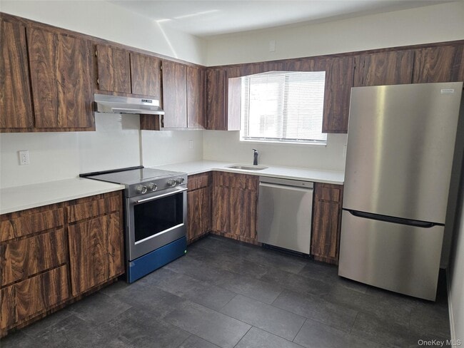 Photo - 74 Ashwood Rd Unit 1st Fl.