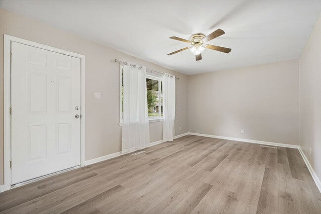 Photo - 1807 Waco St