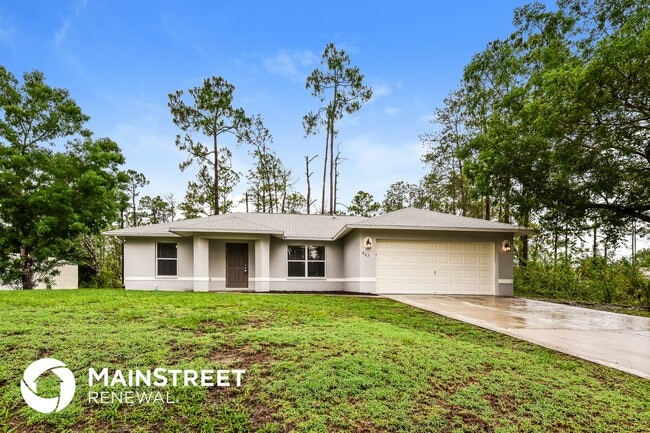 Building Photo - 802 W 11th St