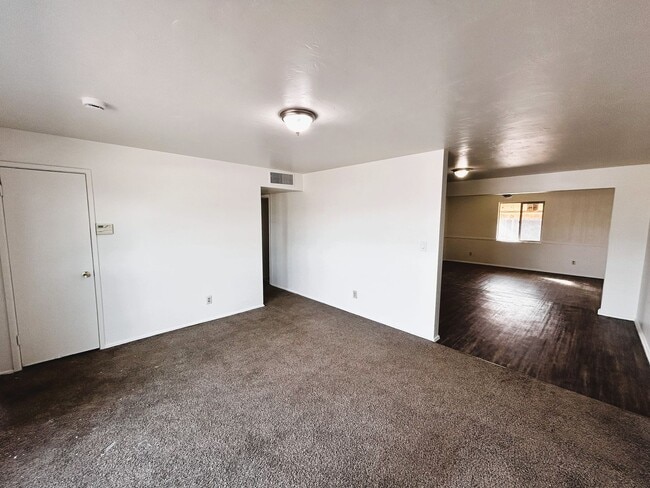 Photo - 3 bed 2 bath home with Garage