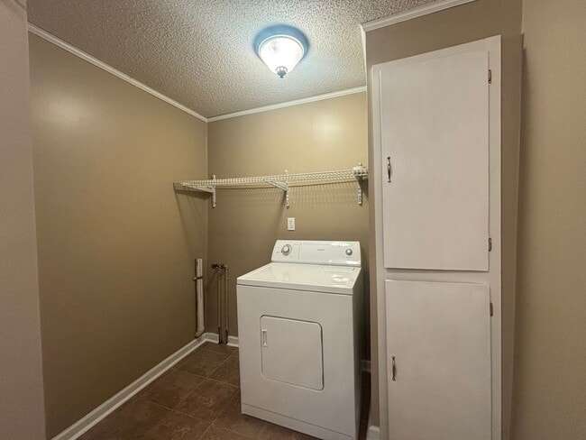 Photo - Coming Soon! Charming 2 bedroom/1 Bath Home in Desirable Area $1350