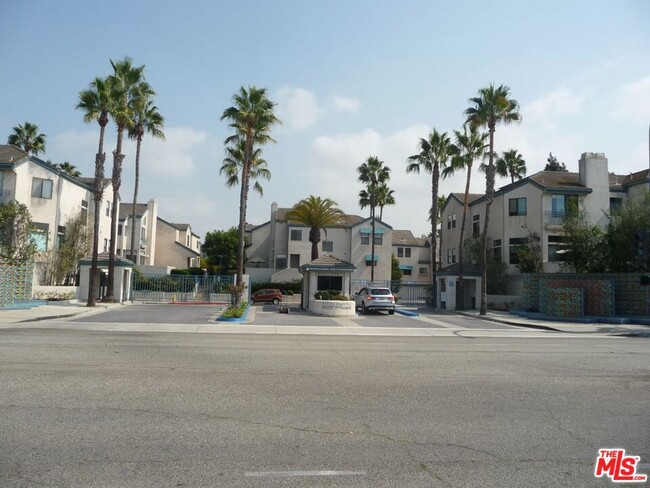 Photo - 7415 Hannum Ave Townhome