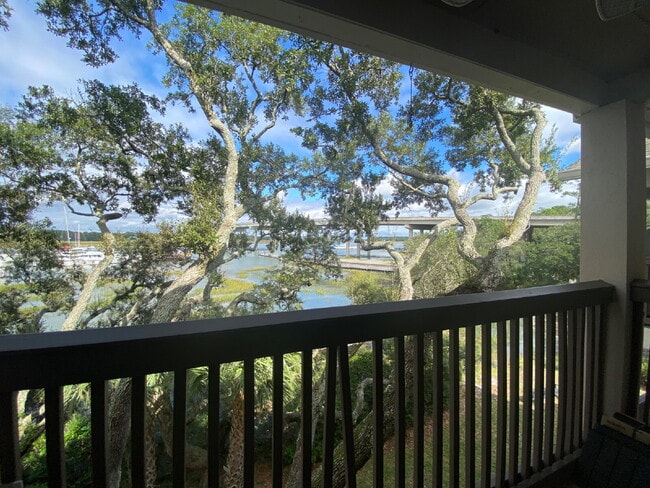 Building Photo - Waterfront Views at Palmetto Bay Marina! Unit 1424