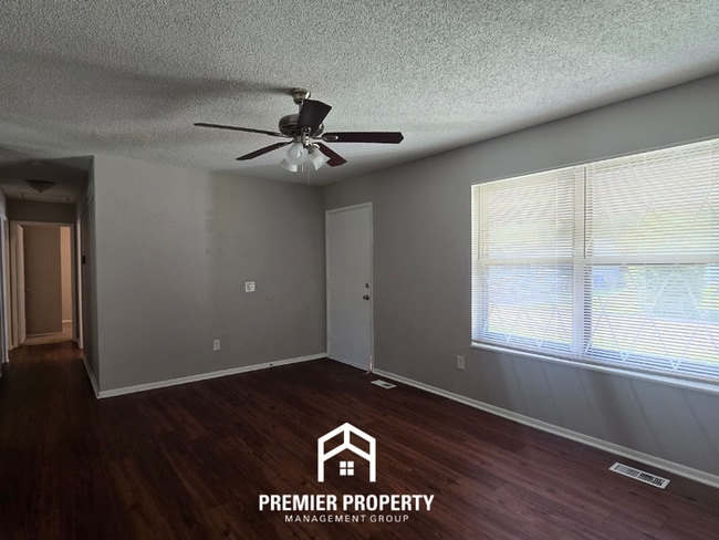 Photo - 2442 Soundview Ct
