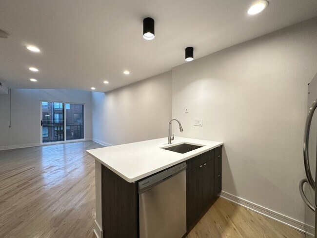 Photo - 853 W Grace St Unit 102D