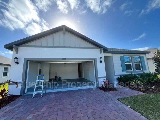 Building Photo - 1208 Pampus Dr