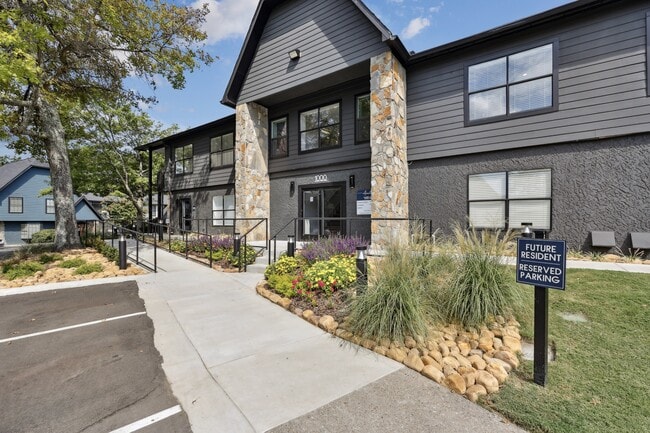 Building Photo - Aventura Bellevue Rental