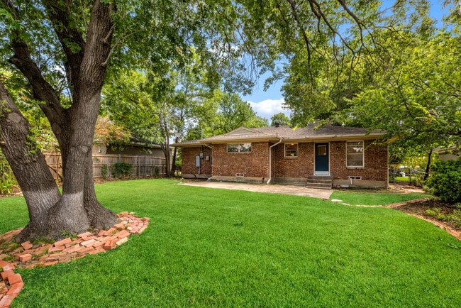 Photo - 704 Downing Dr