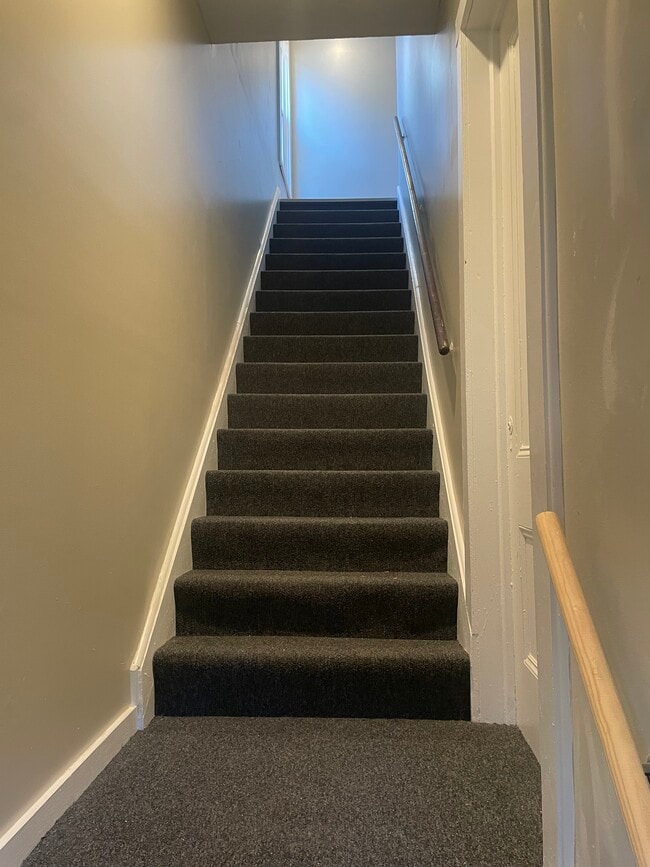 Building Photo - 362 S Goodman St