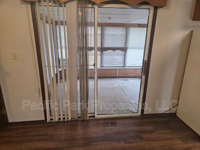 Photo - 3232 Milford Rd