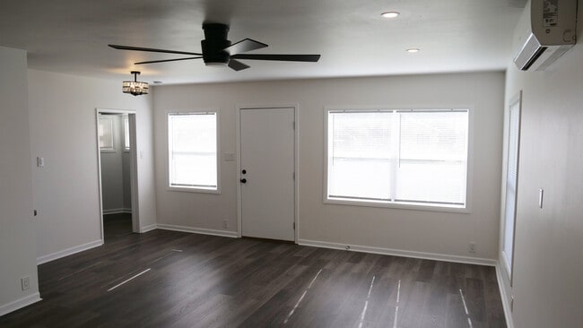 Photo - 259 E Puente St