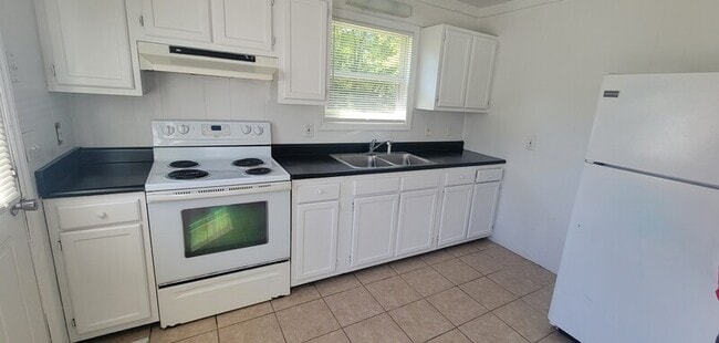 Photo - 5416 Sidbury Rd