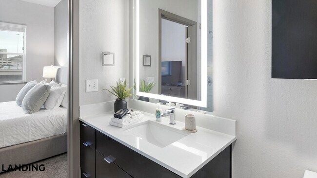 Photo - 3150 W Twain Ave Unidad 232