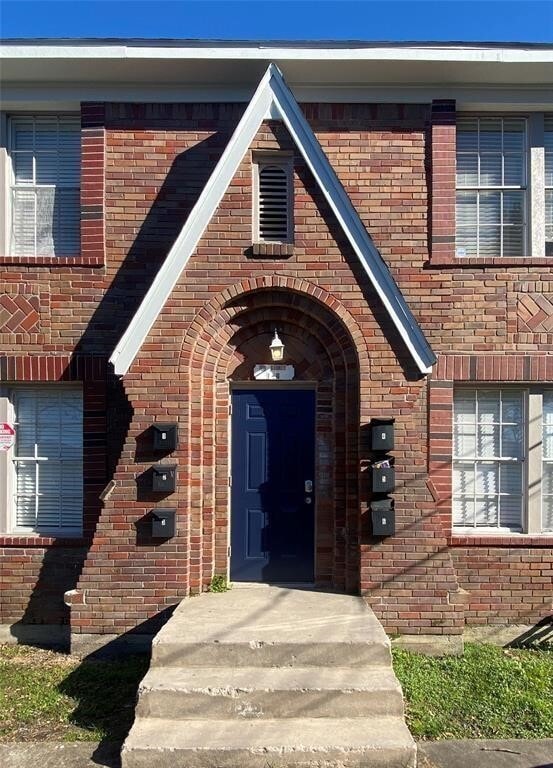 Building Photo - 15 Sidney St Unit 2