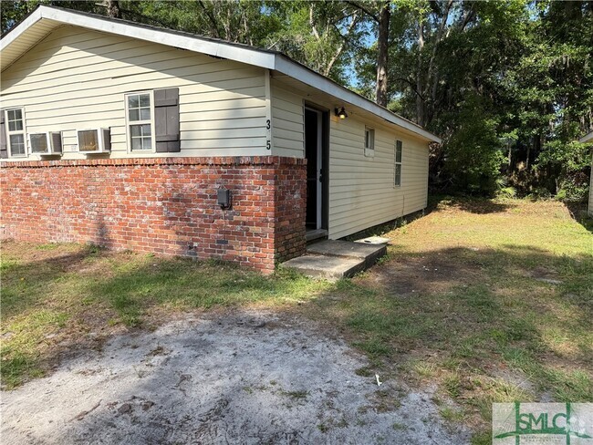 Building Photo - 315 Strickland St Rental
