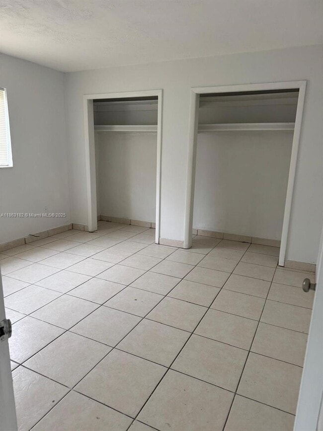 Photo - 2040 NE 170th St Unit 2