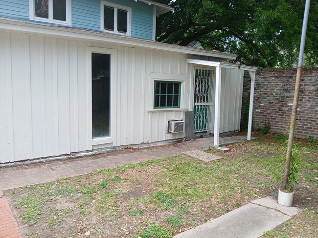 Building Photo - 617 Lafayette St