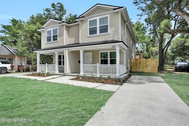 Photo - 225 E 17th St Townhome