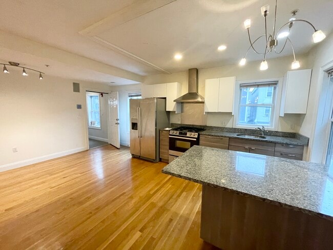 128 Hillside St Unit 1