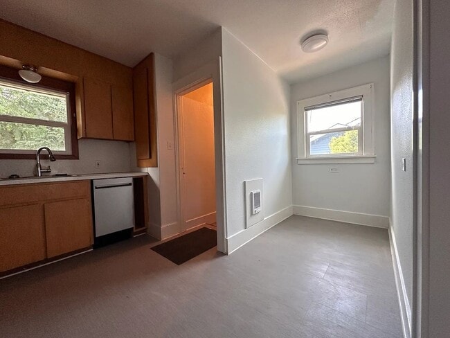 Photo - 7333 N Fenwick Ave