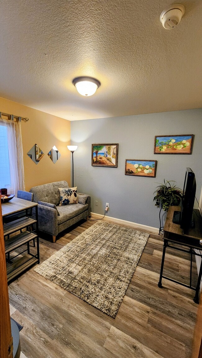 Photo - 371 Cardinal Ave