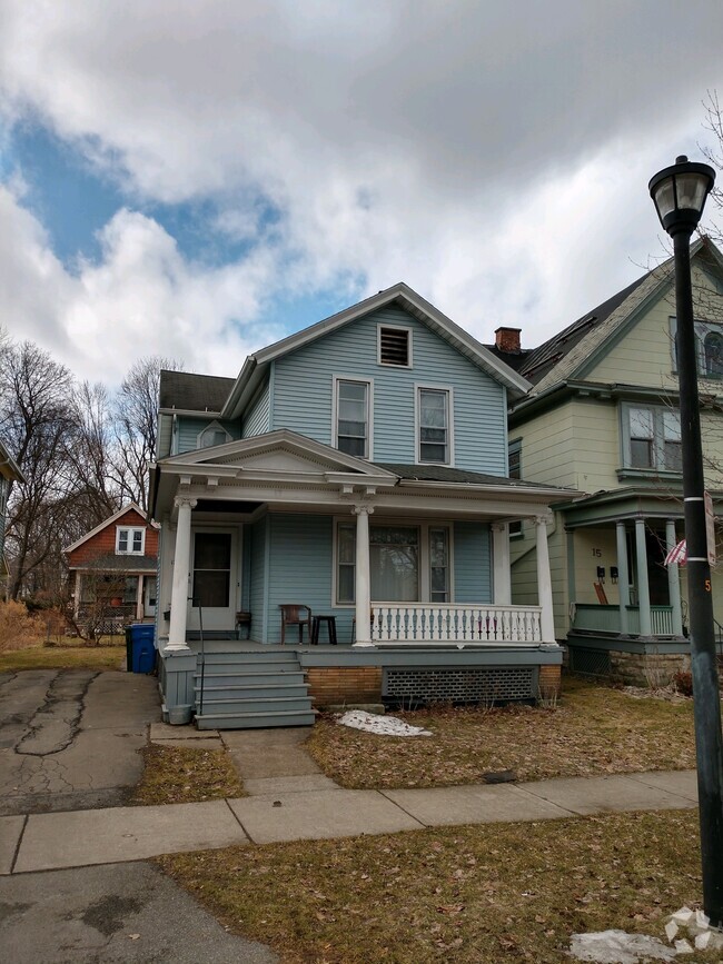 Building Photo - 17 Cayuga St Rental