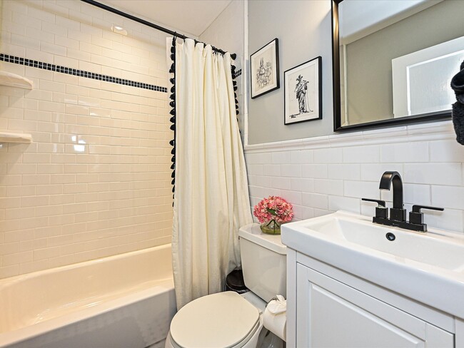 Photo - 2331 Chesterfield Ave