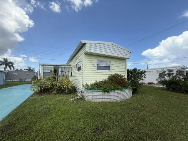 Photo - 312 49th Ave W
