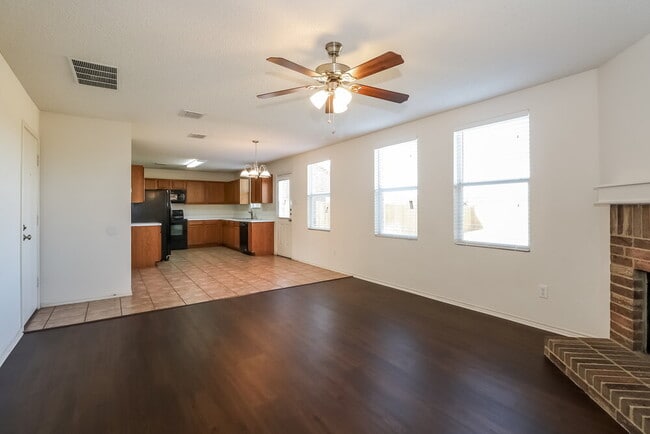Photo - 607 Almandora Dr