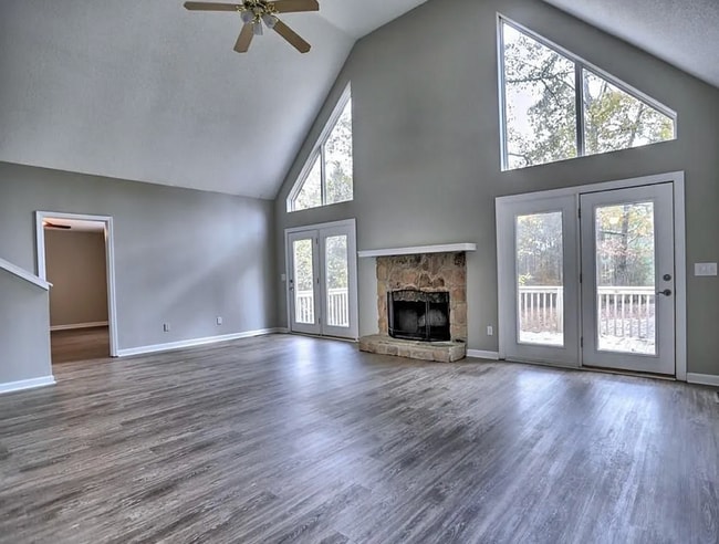 Photo - 1075 Roper Rd