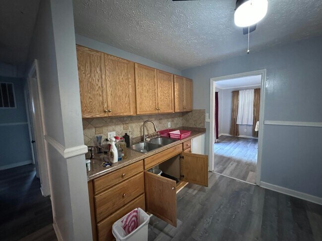 Photo - 1800 Trogdon St
