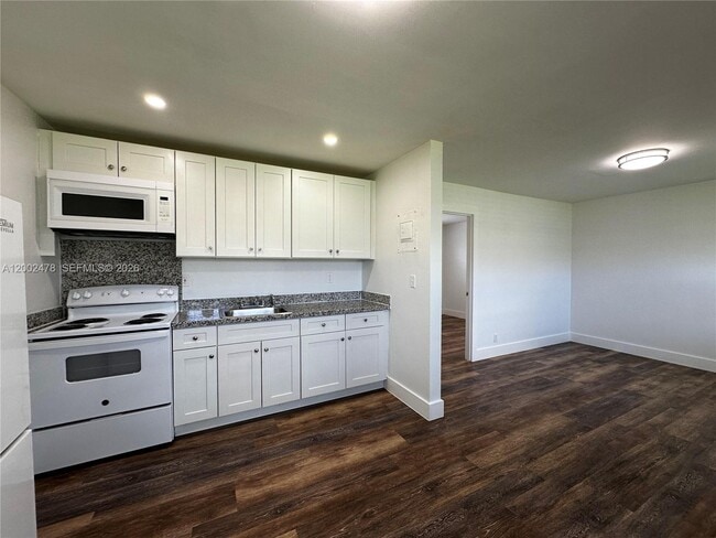 Photo - 2321 Madison St Unit 6