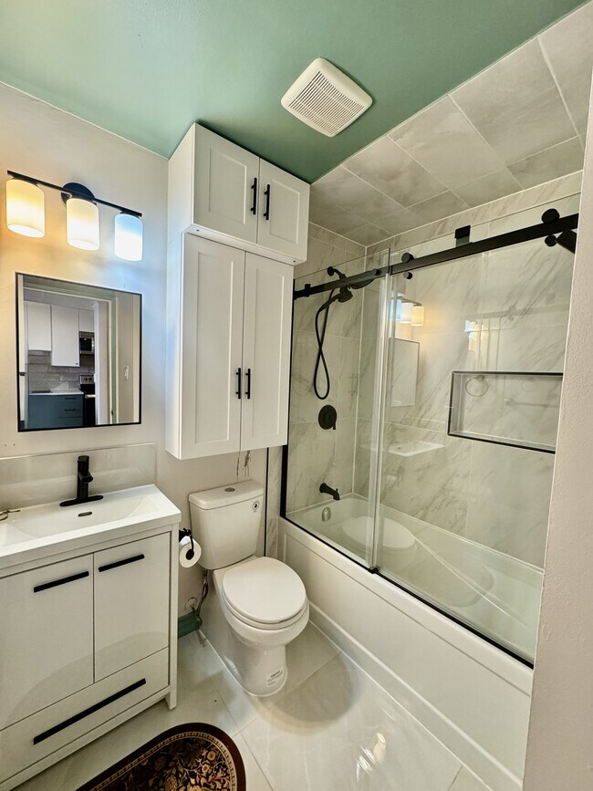 Photo - 1785 Frobisher Ln