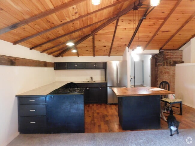 Building Photo - 1741 Indian Hills Rd Rental
