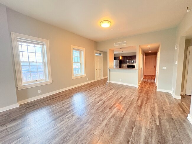 Photo - 11 N Beaver St