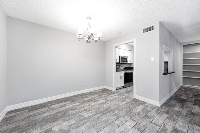 Photo - 5528 Beverly Hill St Unidad 1