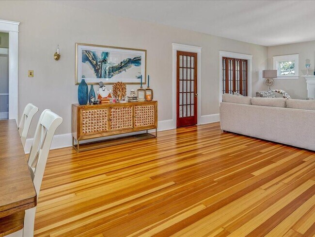 Photo - 1102 Buttonwoods Ave