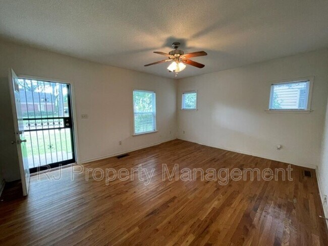 Photo - 641 S Greer St