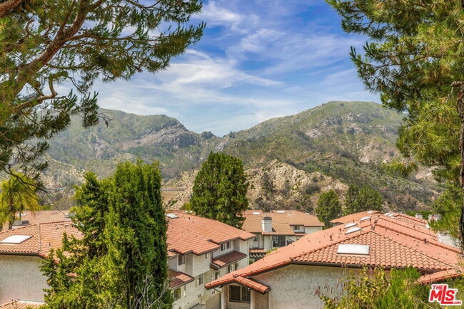 Photo - 17140 Palisades Cir