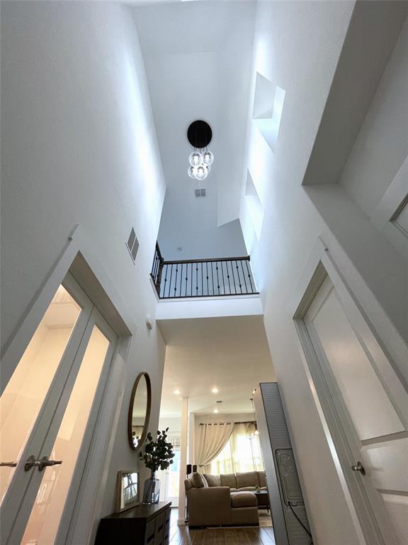 Photo - 15502 Pewter Luster Cv