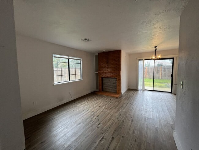 Photo - 3 bedroom, 3 bathroom home in the heart of Elk Grove