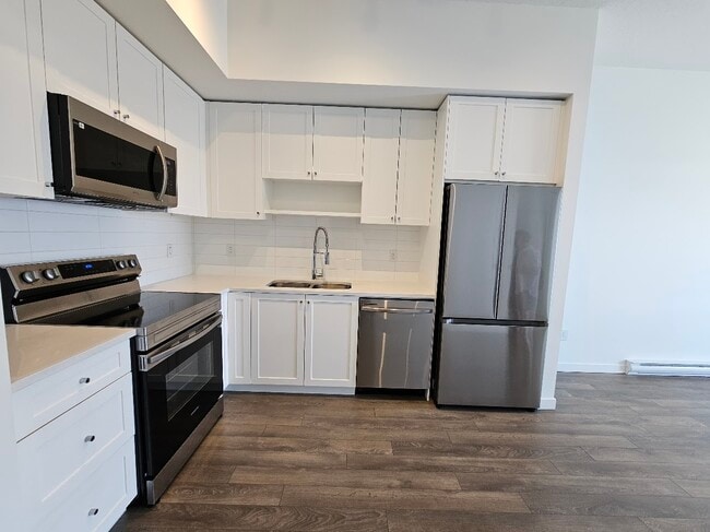 15738-15785 Avenue621