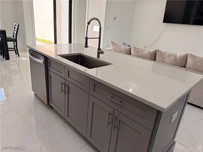 Photo - 941 Columbus Blvd